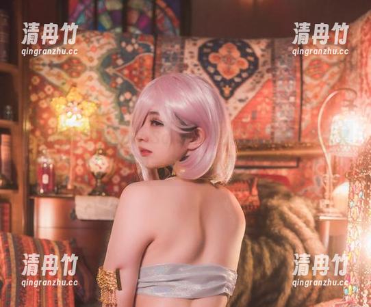 Hatori Sama 看,这就是Hatori Sama带来的桐子内衣cos大集合!顺便说一句,哪款最登对呢?